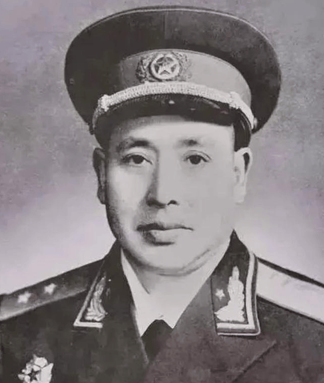 彭德怀出事后，抗美援朝时被他骂过的开国中将，把废纸篓扣他头上