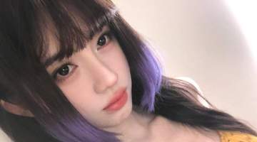 鞠婧祎晒自拍美照 紫色发尾公主切造型时髦靓丽