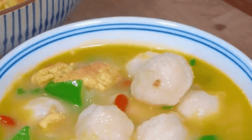丝瓜轻煮鱼丸后放,火候把控汤清味鲜