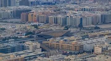 在迪拜生活的华人分享日常体验 吐槽公共交通对标国内二线城市水平