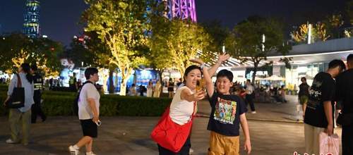 7月暑期到广州 来参与广州塔夏夜璀璨灯光的打卡活动吧