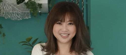 60岁TVB艺人梅小惠素颜晒近况 与好友相伴笑对单身生活引观众关注