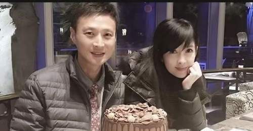 被戴8次绿帽子,三次被捉奸在床,这就是我们“玉女”守卫的爱情