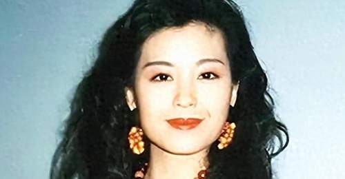 21岁嫁52岁亿万富豪,结婚才两周丈夫就去世,10年官司分到900万