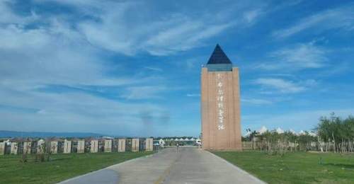 在北纬47度的阿勒泰,寻找人间最后一片净土与四季童话