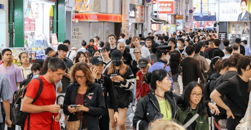 近半年中国大陆赴日游客下滑56%,日本旅游业的钱却没少赚