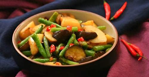 茄子这样做太香了,不油炸不油腻,软糯入味,比肉还好吃