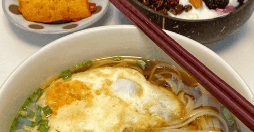 汤清味醇甘香内敛,一口清汤面尝尽食材本味