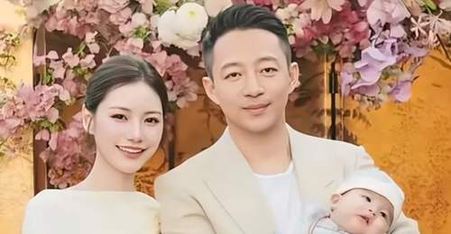 ：马筱梅单手抱胖娃，四个月大胖宝软萌可爱居家素颜状态好