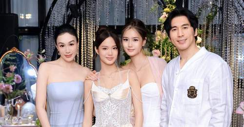 钟丽缇陪18岁二女儿Jaden过成人礼 女儿手捧花依偎身旁满是温馨氛围
