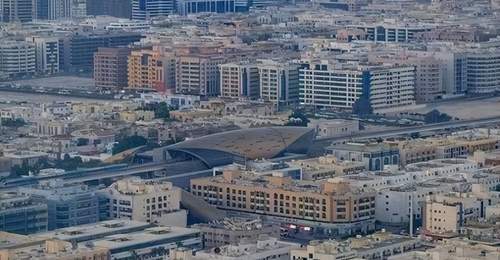 在迪拜生活的华人分享日常体验 吐槽公共交通对标国内二线城市水平