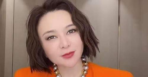 8月3日:关之琳淡出后独守豪宅养犬,曾陷感情争议后不再提婚嫁,前夫陈泰铭连添两女享天伦