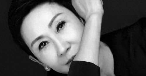 香港君悦酒店南生安歌追思会 现场林青霞抢过徐克话筒释放44年心绪