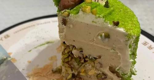 被新茶饮围攻的野人先生,用蛋糕冰淇淋“救火”