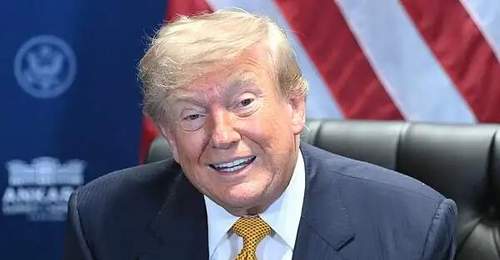 特朗普亲手拆了章家敦的台