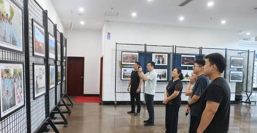 翰墨光影绘初心!罗庄区“沂蒙精神”书画摄影展开展