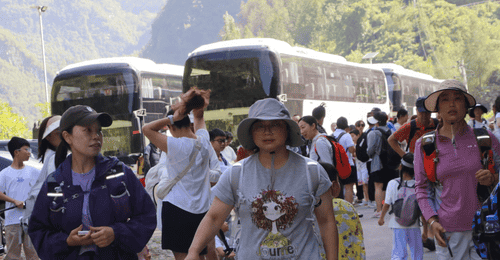 明中乡徒步热潮激活土货经济