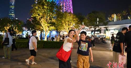 7月暑期到广州 来参与广州塔夏夜璀璨灯光的打卡活动吧