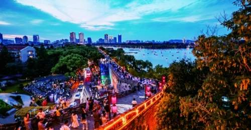 南京夏夜多元活动扎堆 游客沉浸式解锁夜金陵超多精彩体验