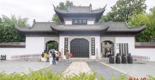 在釜山世遗大会见证下 景德镇陶瓷文化全链条让游客近距离触摸千年匠心