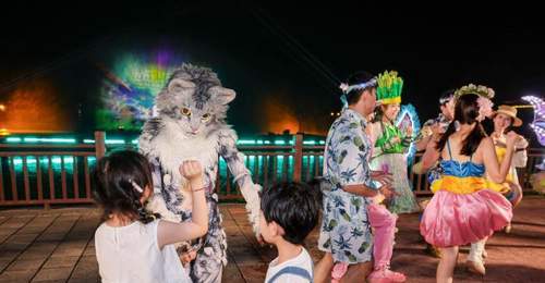 暑期夜探动物园刷爆朋友圈 亲子游客扎堆解锁夜间奇妙体验