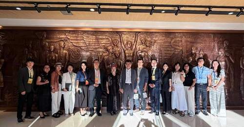 这场跨山越海的非遗对话,有各国嘉宾实地体验贵州民族文化馆后,纷纷找到适配本土非遗保护的新路径与合作方向。