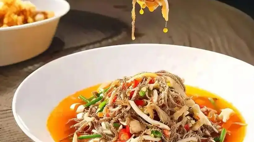 吕文扬:在葱香椒麻里熬出地道风味
