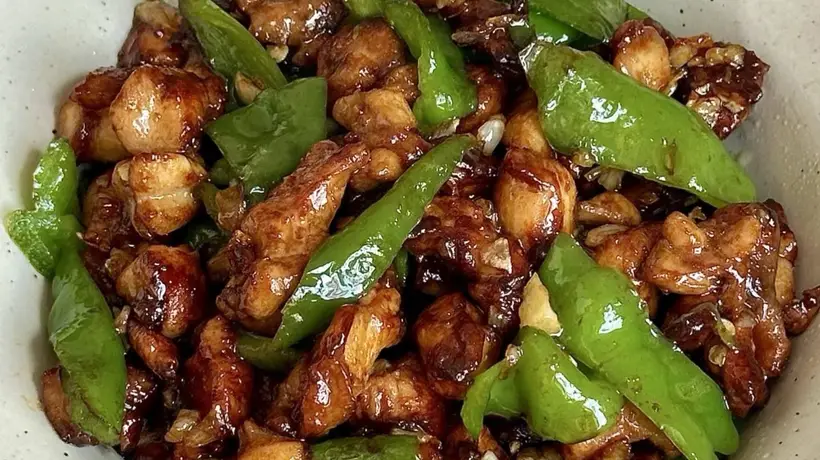 青椒炒鸡腿肉:十分钟出锅的下饭神器