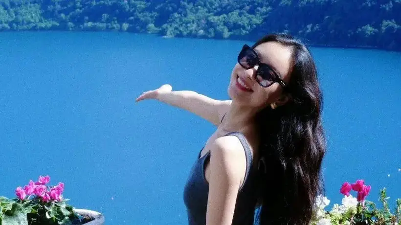 跟着倪妮学旅拍穿搭，轻松拿捏松弛感出游造型，上镜还舒服！