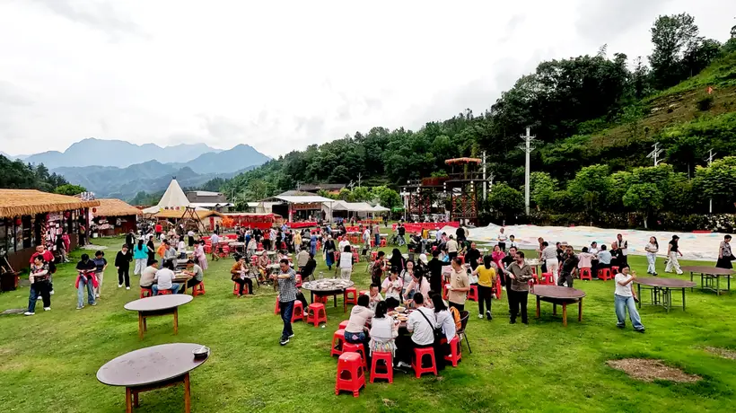 西十高铁通车倒计时!400人“西安团”提前“探路”竹溪名场面