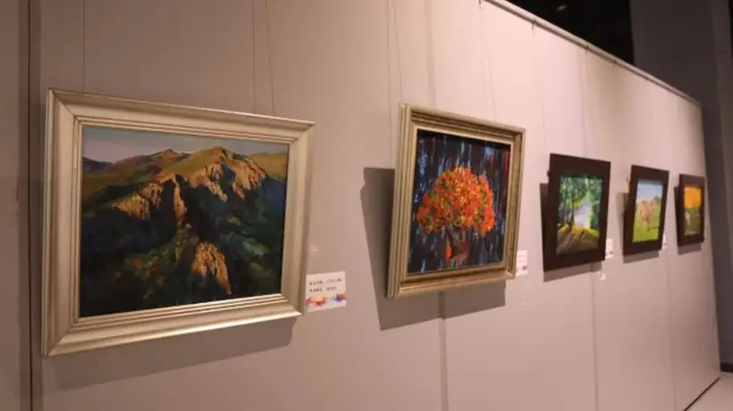 把美景装进画框 “科右中旗最美风景线”美术创作大赛优秀作品展开展