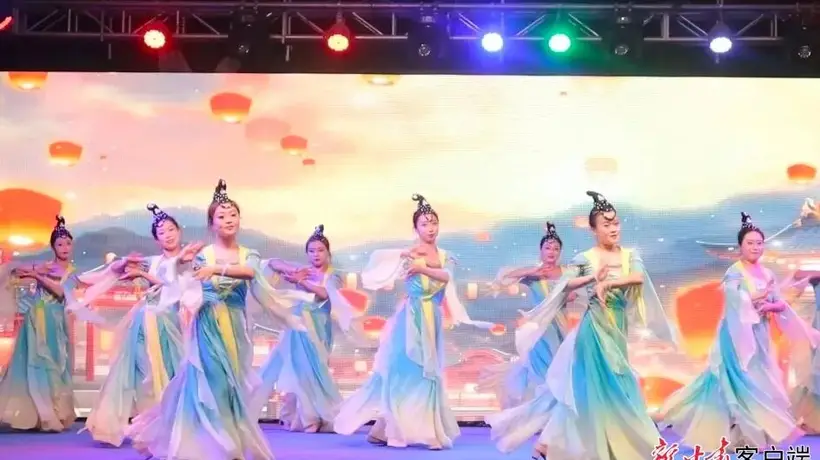 21℃夏夜,崆峒古镇有“凉”方