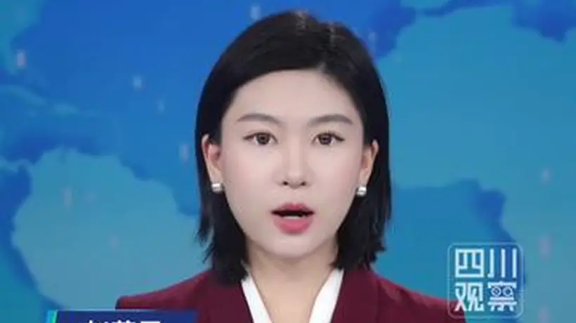 重庆綦江傍晚云层翻卷似哥斯拉，持续二十分钟震撼天际