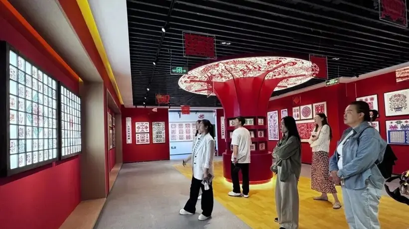 东河区:文化商业交融 旅游消费升级