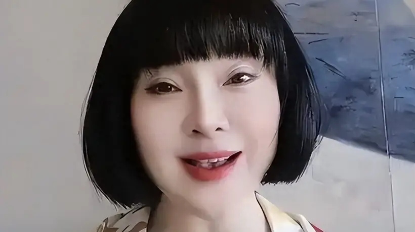 从假离婚到婚内出轨?12亿资产转移案背后,靠一首歌爆火的她与前夫如今怎样