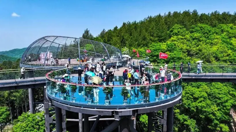赴达州宣汉月亮坪享21℃清凉 逛树冠云廊赴音乐节住星空营地