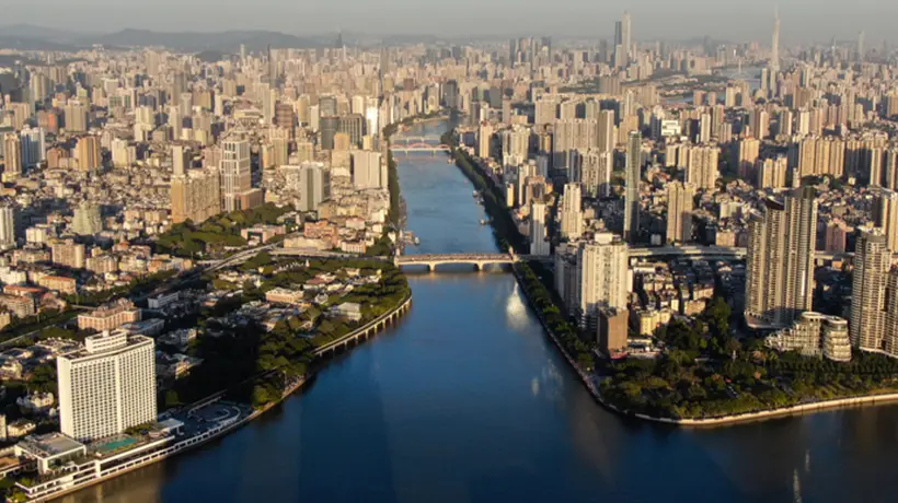 在广州跟着陈思呈走 轻型漫游里藏着专属我们的小浪漫