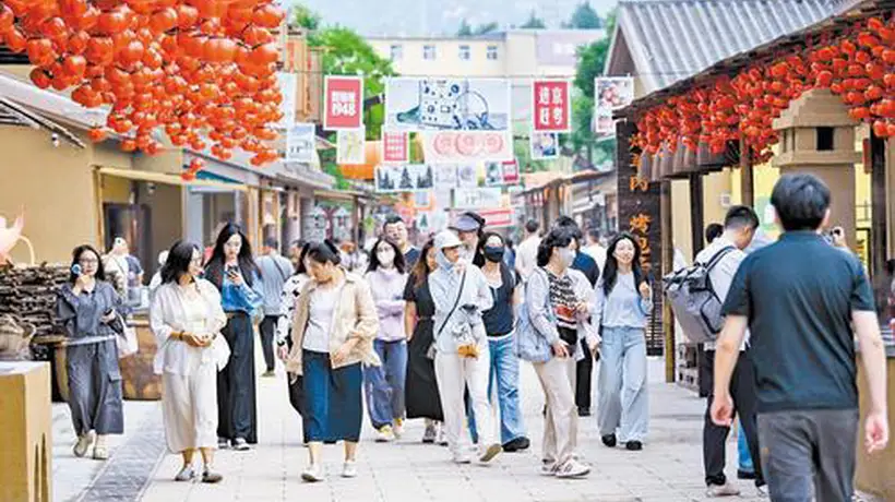 石家庄西柏坡街区多元业态启幕 游客沉浸式体验红色旅游新风尚