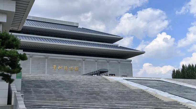 暑期逛馆正当时!青州博物馆推青少年免预约政策仍一票难求,沉浸式展陈引万人赴约