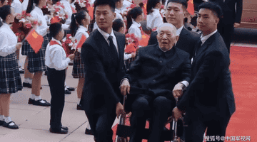 军视锐评·建党105周年特别策划：这才是我们最应该追的“星”
