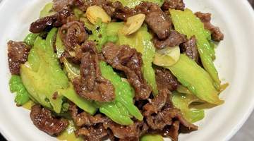 天热吃不下饭哦这道苦瓜炒牛肉清爽解腻家常好吃还十分下饭