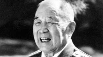 77年李德生探望叶剑英，席间叶帅突然提点：你去看看你们的老政委