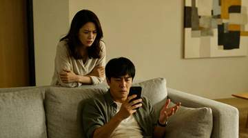 小舅子一家旅游完,给我发来25万6的账单让我付钱,我转发给妻子