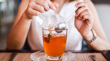 喝热茶可以解暑吗?