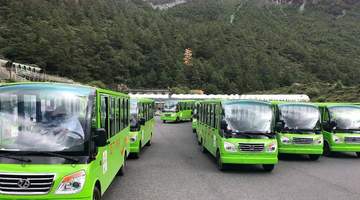 稻城亚丁省道收费争议背后 多景区运营乱象引公众关注