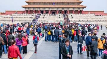 欧洲游客扎堆中国 抢逛华强北义乌解锁高性价比多元体验