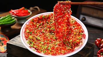 来昆明参与美食探索 跟着本地人挑适合自己的多元口味