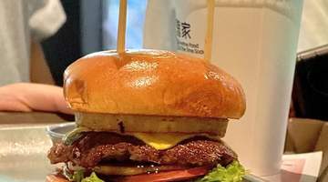 湖南首店开进洋湖,年轻人直呼“排队两小时也值了”!