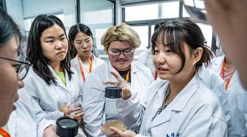浙江杭州:青年学子走进良渚遗址与保护现场