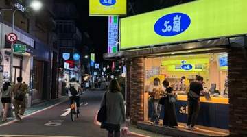 排队4小时“顶流”首店,背后是半个奶茶江湖的恩怨情仇